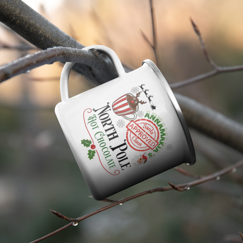 Hot_Chocolate_enamel_mug_Christmas_perso_CampingMugLifestyleHanginBranch_Mockup.png_14938210